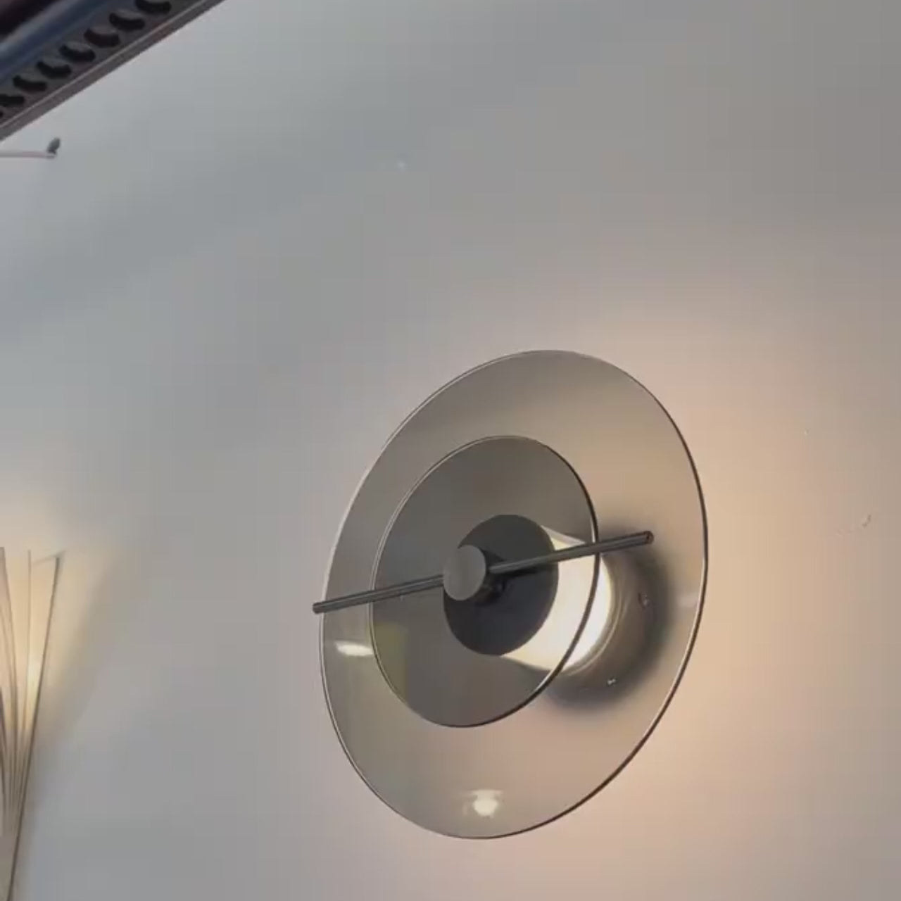 Vetro Moderne Wandleuchte – Glas und Karbonstahl mit drehbarem Schirm für Wohnzimmer und Schlafzimmer